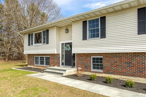 $600,000 | 1490 Clove Valley Road, LaGrangeville, NY 12540