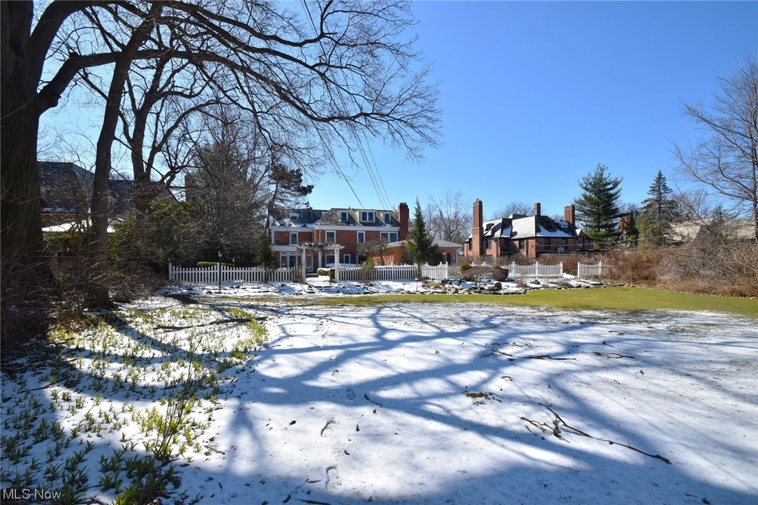 19101 Shelburne Road Cleveland, OH 44118 - Photo 31 of 35 Gallery Image 31