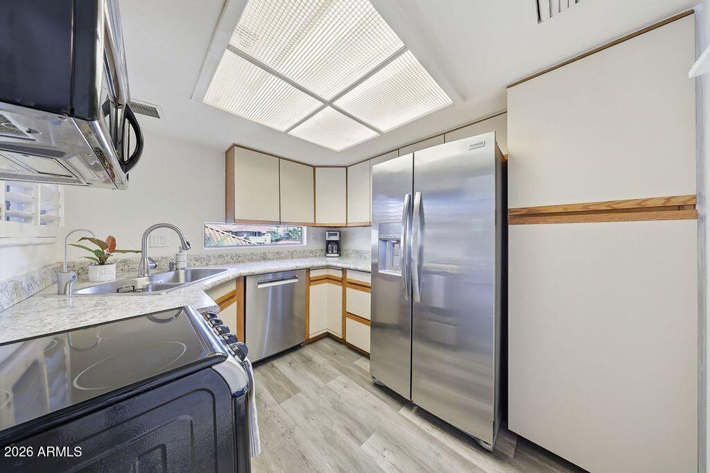 10017 East Mountain View Road, Unit 2091 Scottsdale, AZ 85258 - Photo 19 of 66 kitchen2