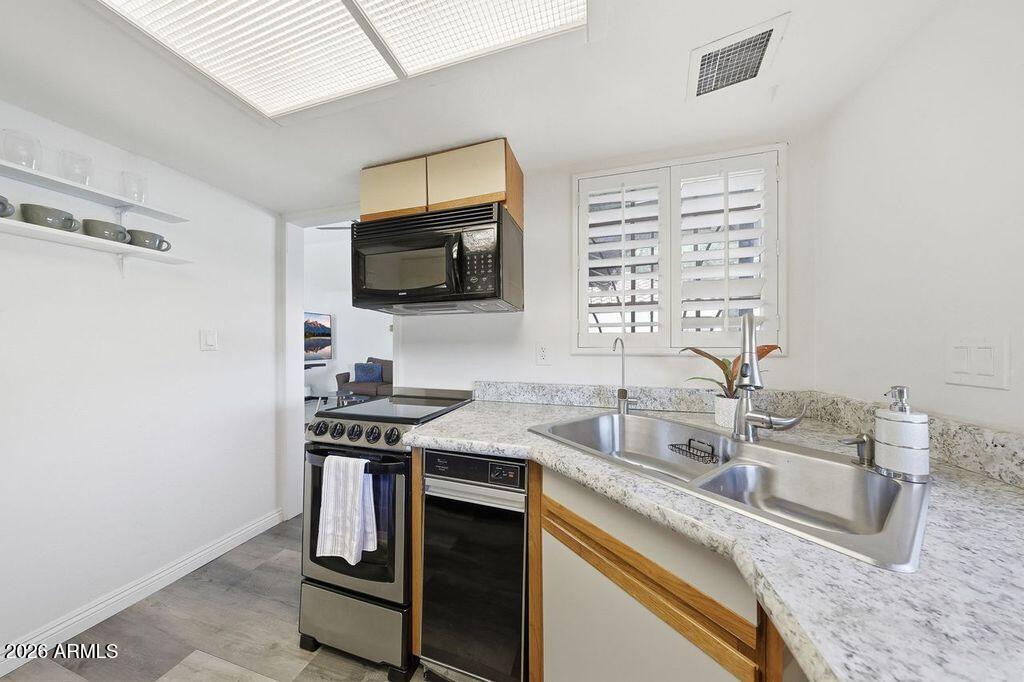 10017 East Mountain View Road, Unit 2091 Scottsdale, AZ 85258 - Photo 20 of 66 kitchen4