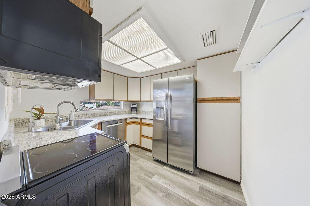 10017 East Mountain View Road, Unit 2091 Scottsdale, AZ 85258 - Photo 21 of 66 kitchen