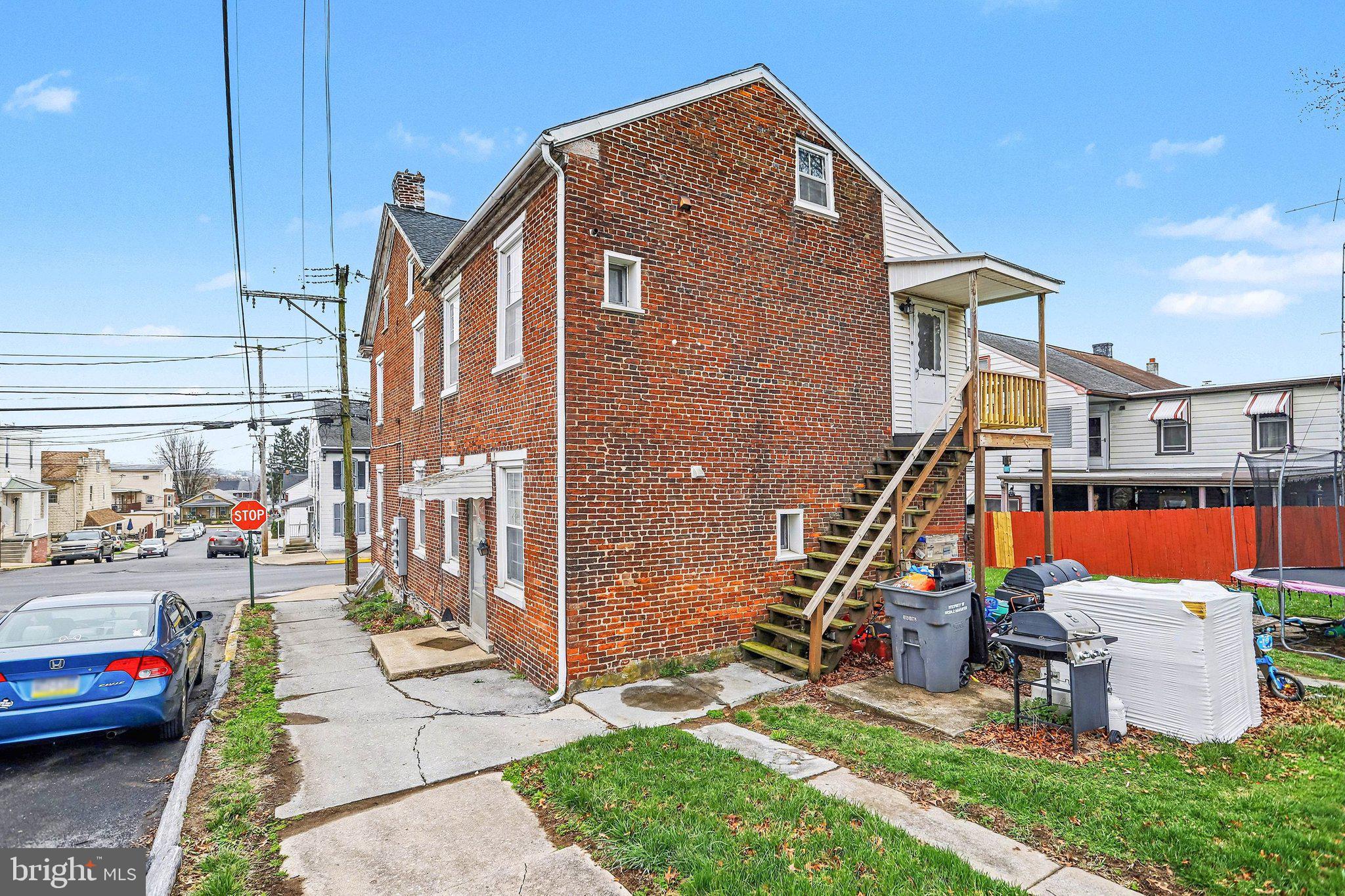 601 Maple Street Lebanon, PA 17046 - Photo 3 of 47 Charming brick duplex with outdoor space.