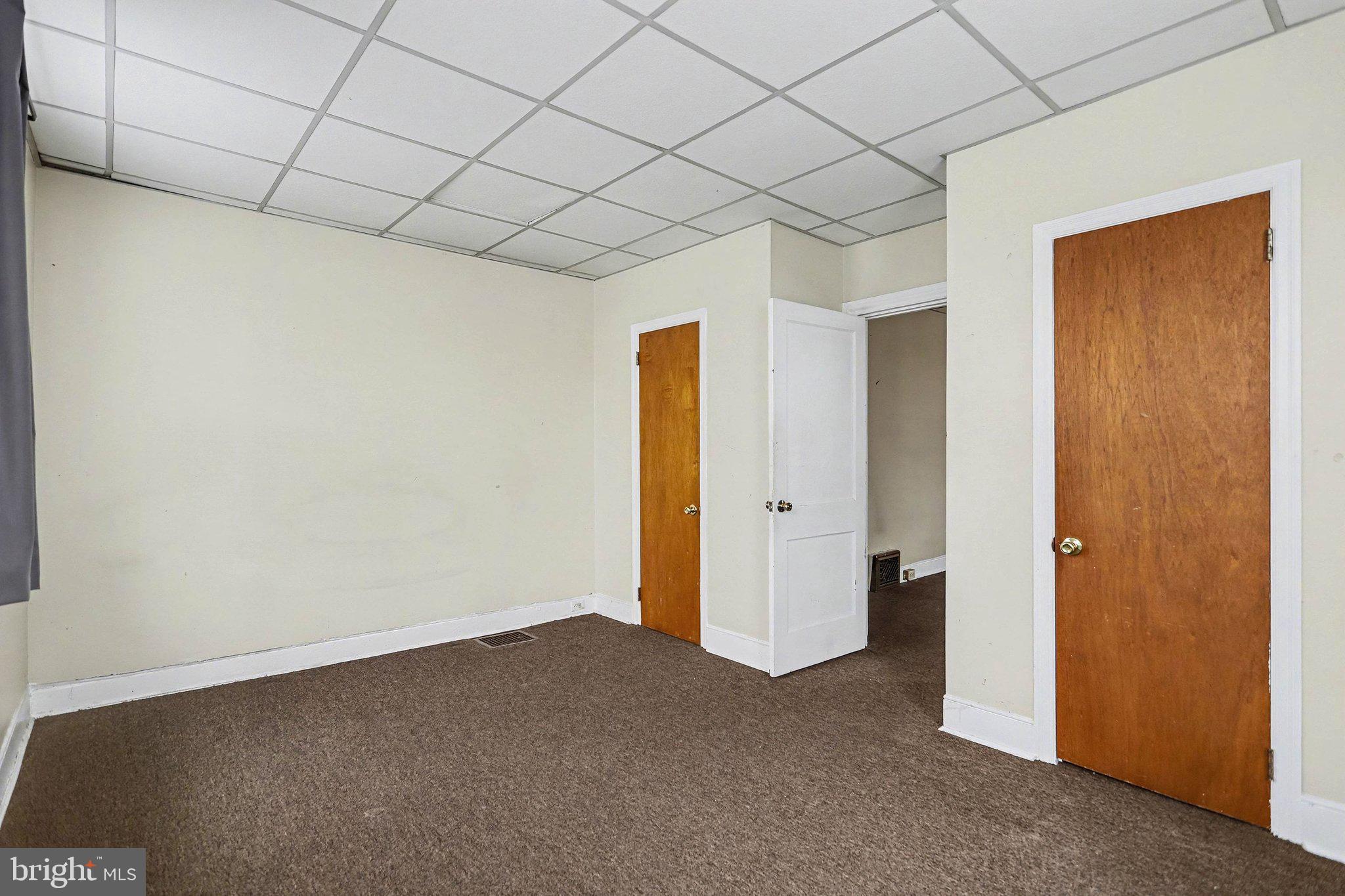 601 Maple Street Lebanon, PA 17046 - Photo 10 of 47 Spacious room with versatile potential.