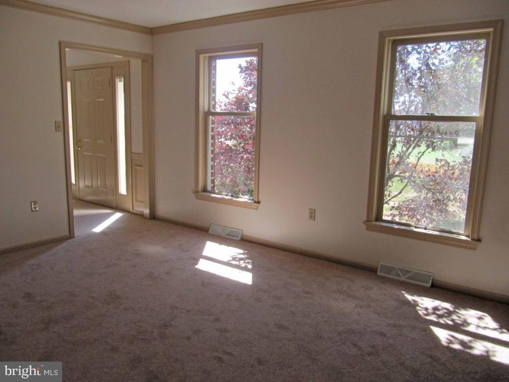 54 Fairview Road Lititz, PA 17543 - Photo 3 of 18