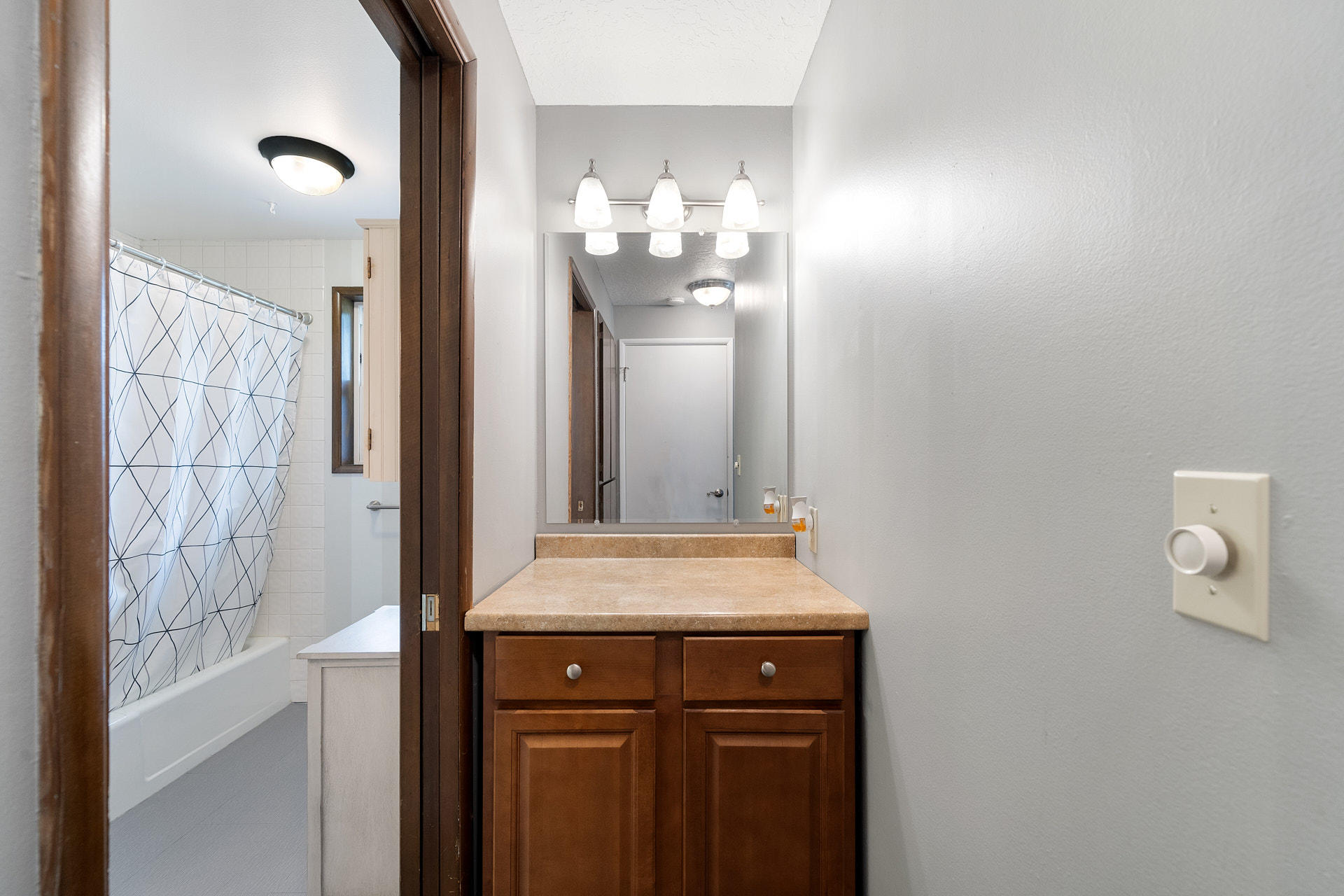 7160 Alderbrook Road Tillamook, OR 97141 - Photo 17 of 35 7160 Alderbrook master vanity