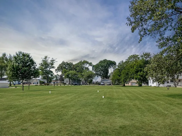 $40,900 | 212 8th Street Southeast, De Motte, IN 46310