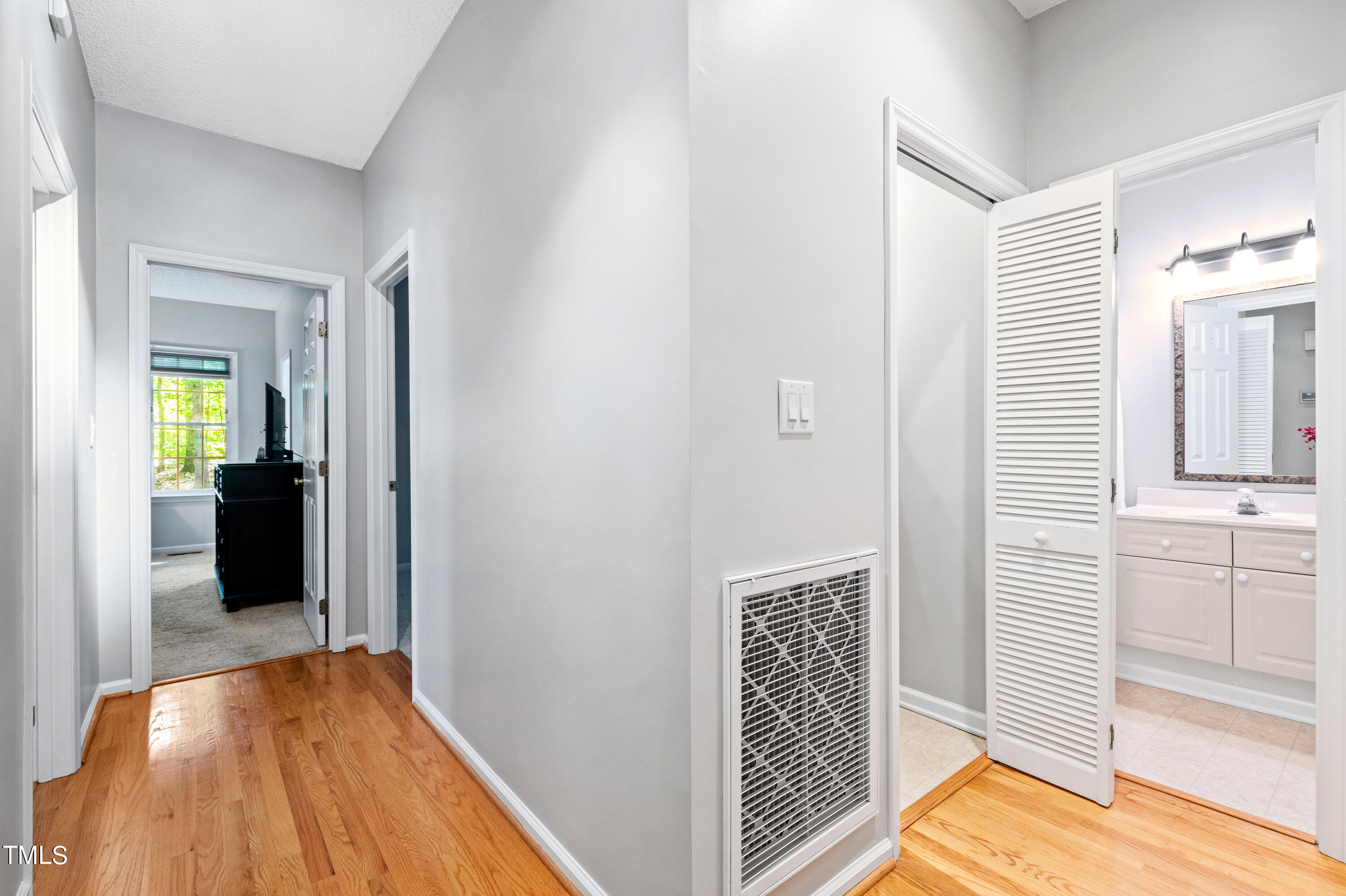 4 Creeks Edge Court Durham, NC 27713 - Photo 21 of 43 hallway