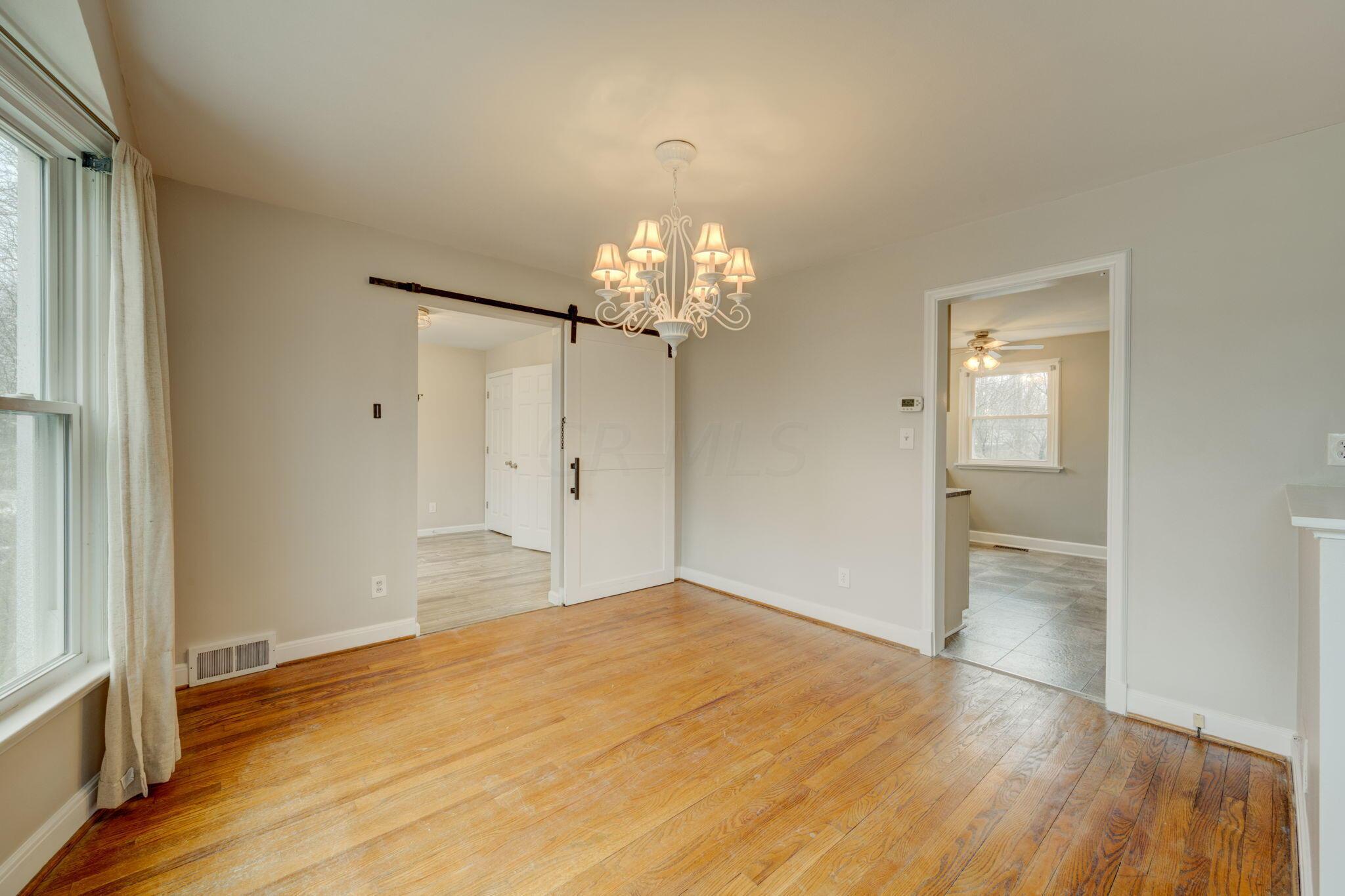 621 Garden Road Columbus, OH 43214 - Photo 12 of 38 Dining Room to Kitchen and Family Room o
