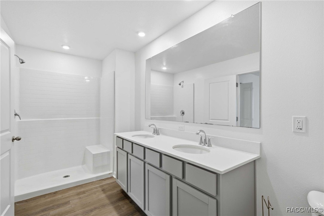 16287 Little Auk Road Weeki Wachee, FL 34614 - Photo 27 of 52 Primary Bath