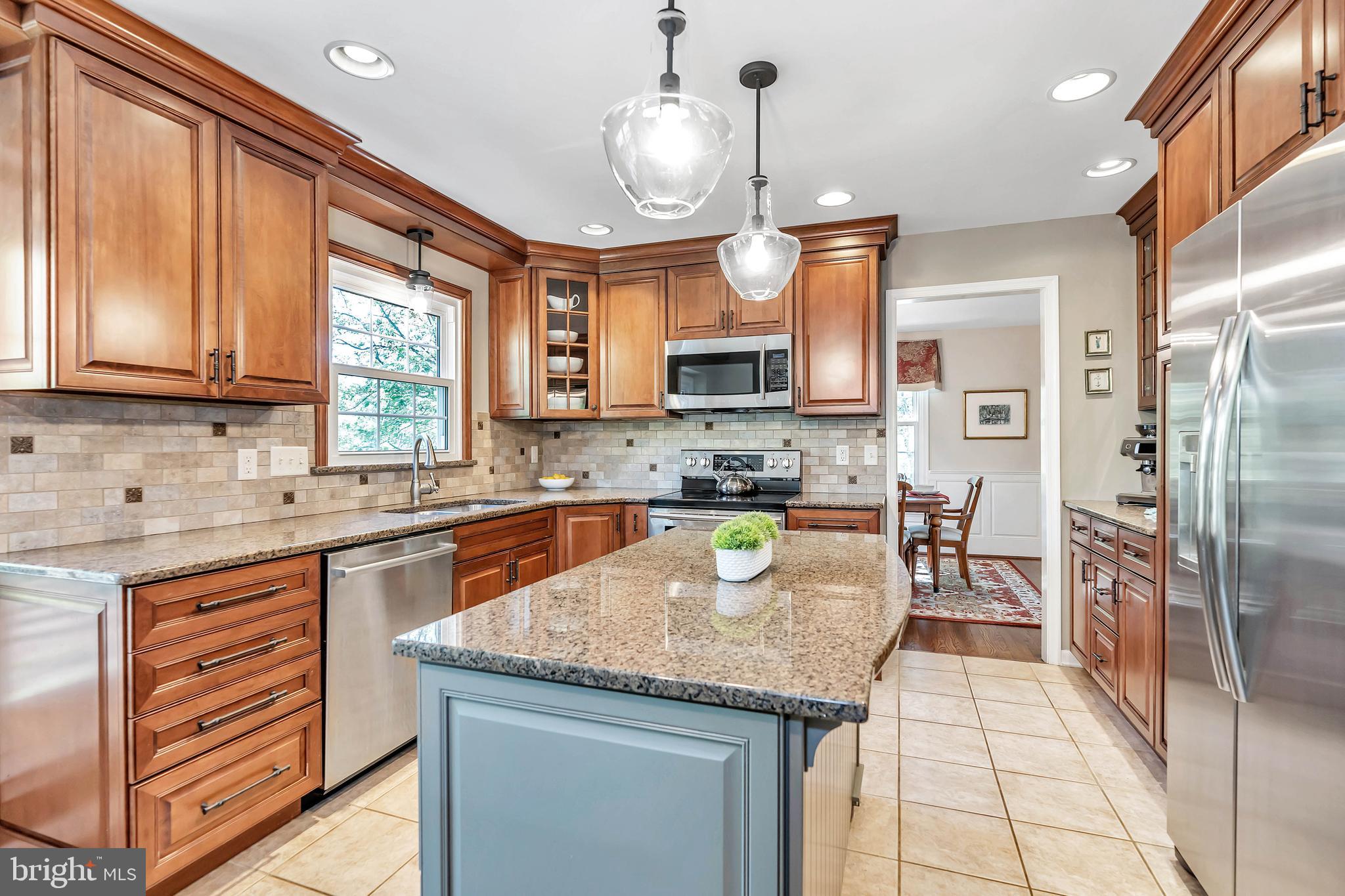 4 Kenwick Road Hockessin, DE 19707 - Photo 9 of 44 Updated kitchen & custom cabinets