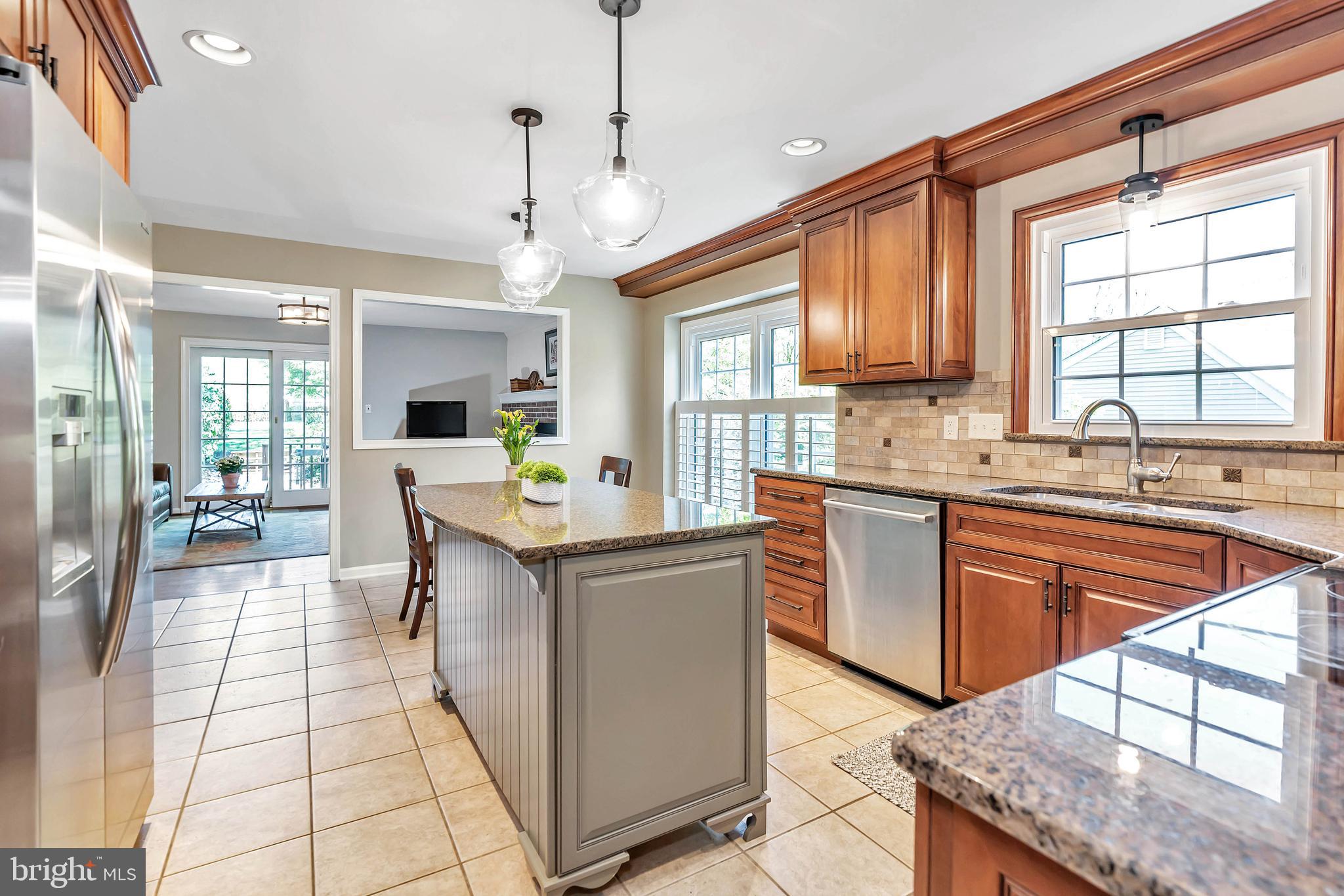 4 Kenwick Road Hockessin, DE 19707 - Photo 10 of 44 Kitchen with stainless steel appliances