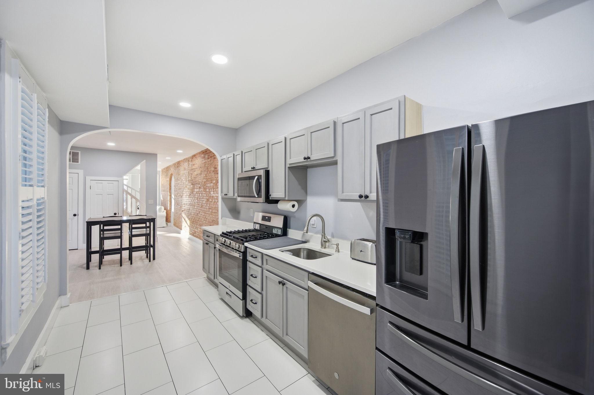 1015 Riverside Avenue Baltimore, MD 21230 - Photo 13 of 43