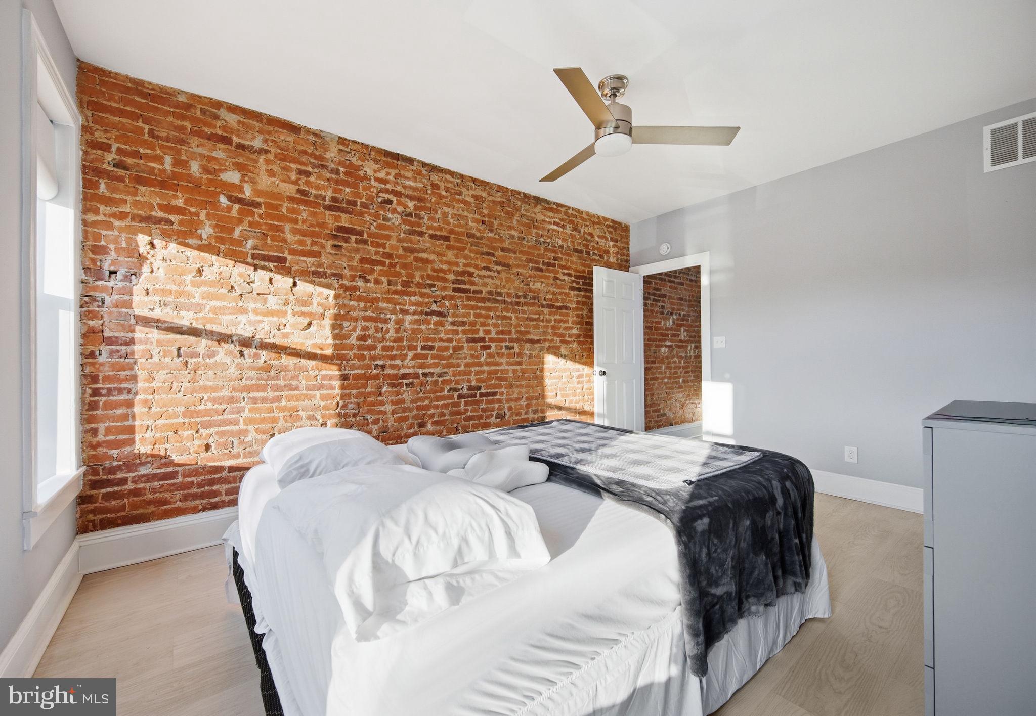 1015 Riverside Avenue Baltimore, MD 21230 - Photo 17 of 43