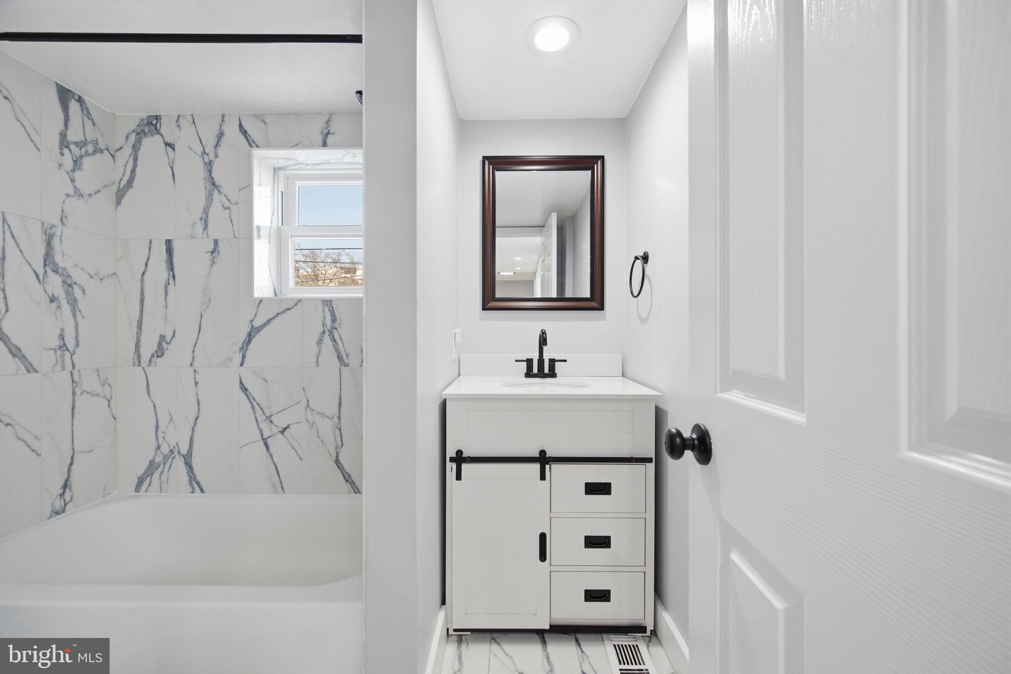 1015 Riverside Avenue Baltimore, MD 21230 - Photo 24 of 43