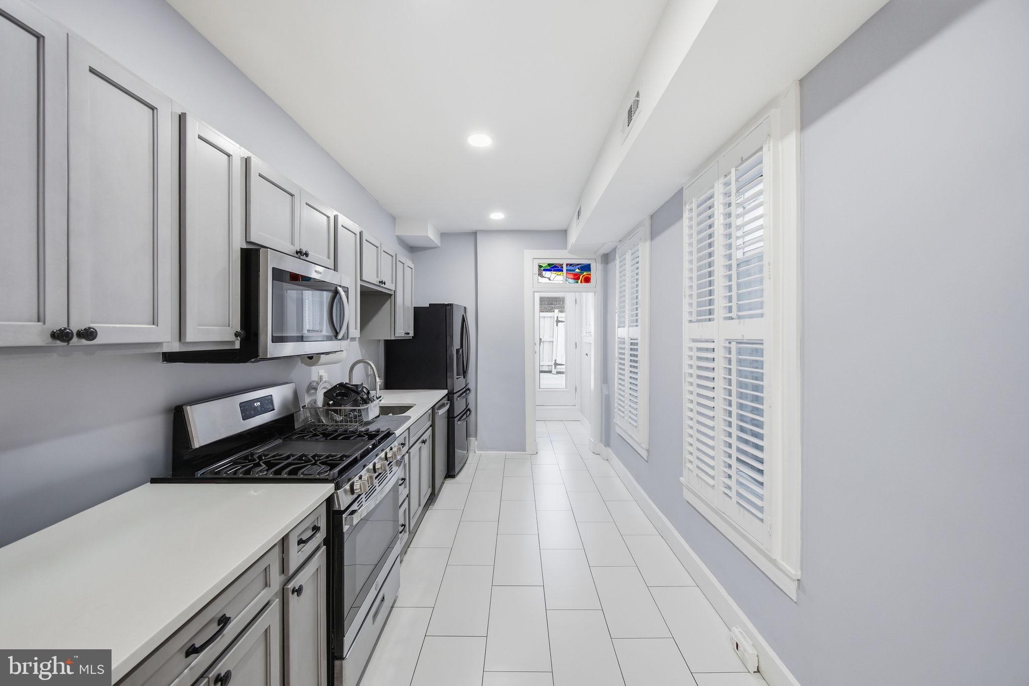 1015 Riverside Avenue Baltimore, MD 21230 - Photo 9 of 43