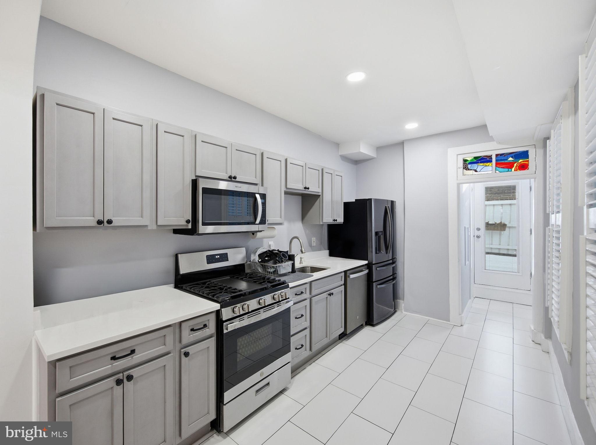 1015 Riverside Avenue Baltimore, MD 21230 - Photo 10 of 43