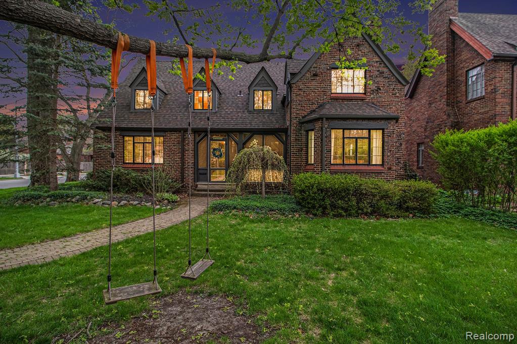 1301 Bishop Road Grosse Pointe Park, MI 48230 - Photo 3 of 31