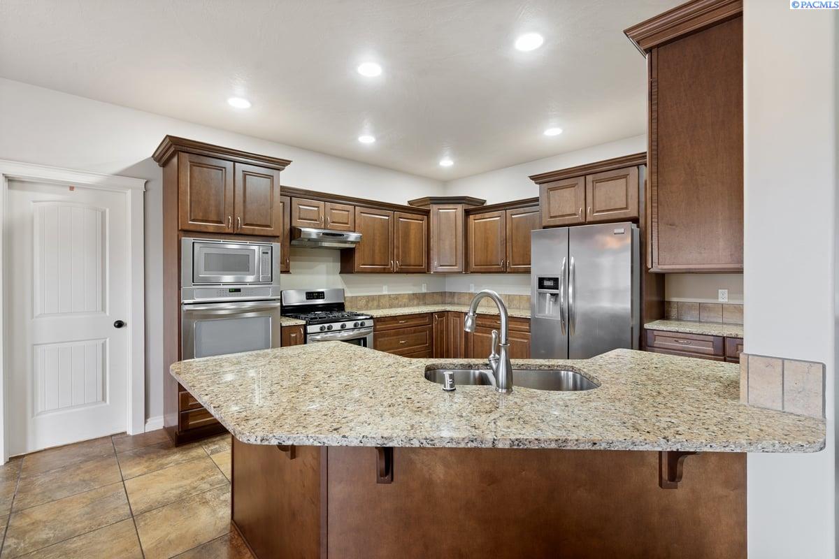 275 Canyon Rim Court Richland, WA 99352 - Photo 12 of 33 Gallery Image 12