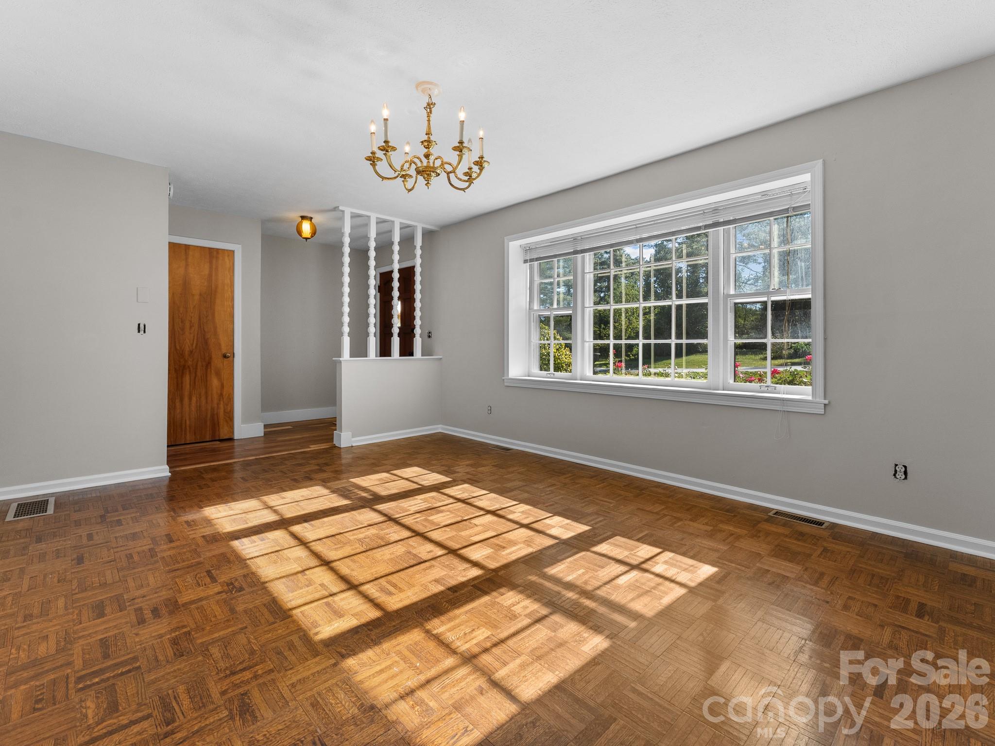 87 Underhill Road Hendersonville, NC 28792 - Photo 12 of 48 Gallery Image 12