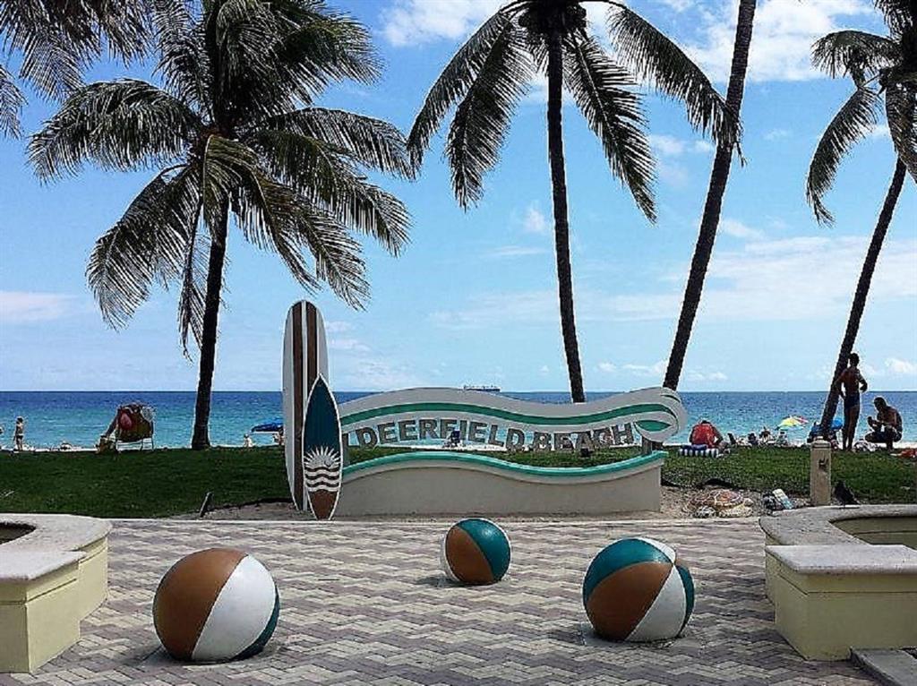 556 Southeast 15th Avenue Deerfield Beach, FL 33441 - Photo 40 of 42 a view of outdoor space with seating area