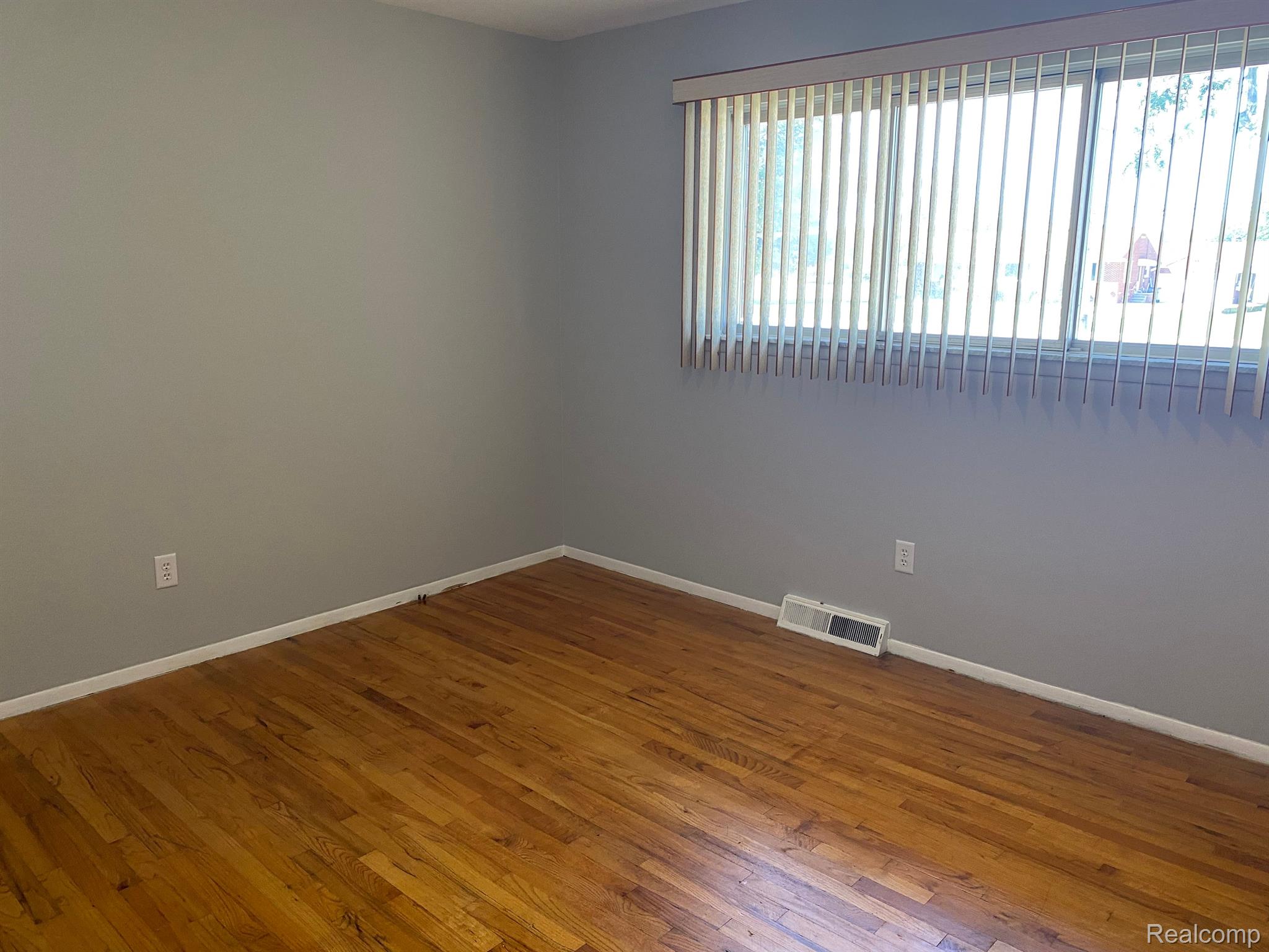 35860 Garfield Road Clinton Township, MI 48035 - Photo 9 of 31 Gallery Image 9