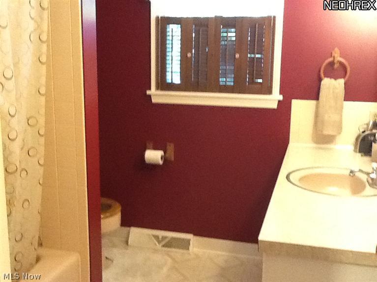 549 East Calla Road Youngstown, OH 44514 - Photo 10 of 11 Gallery Image 10