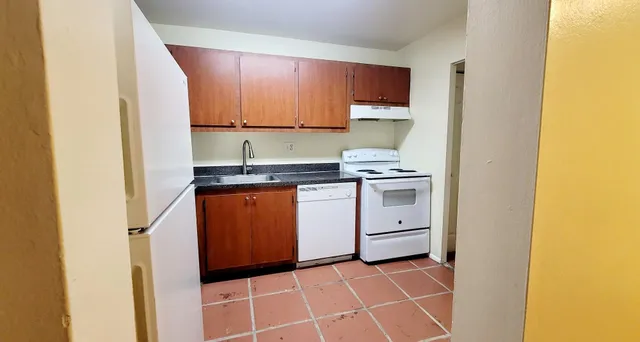$1,750 | 7911 North Colony Circle, Unit 305, Tamarac, FL 33321