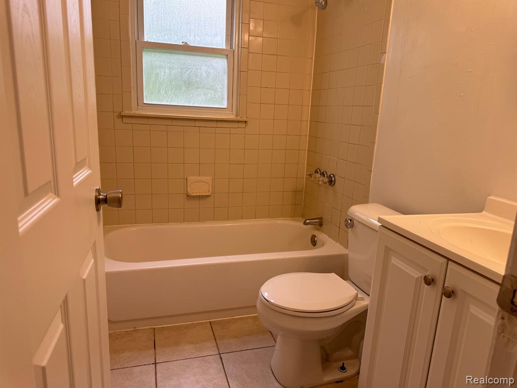 18224 Fox Redford, MI 48240 - Photo 11 of 15