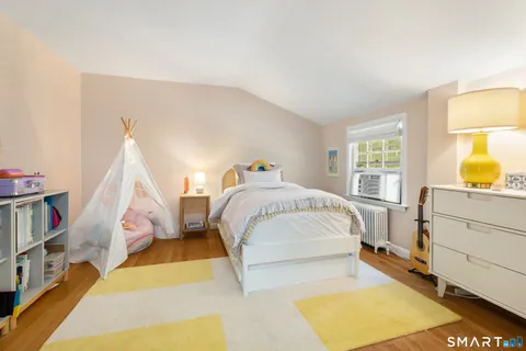 $1,595,000 | 493 Valley Road, New Canaan, CT 06840