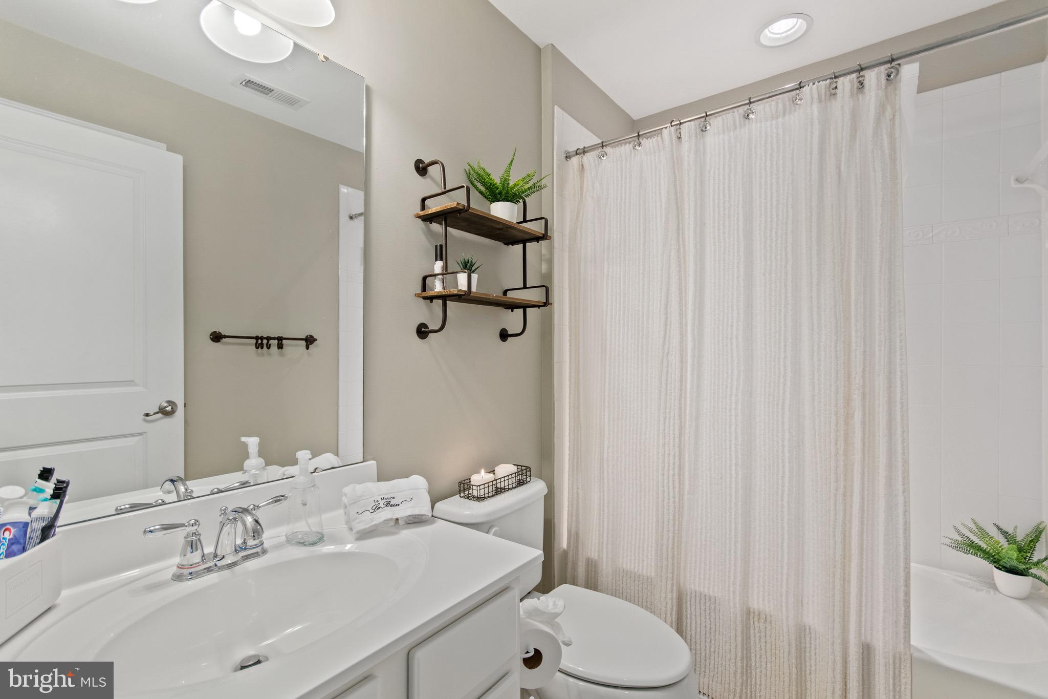 103 Emerson Court Clementon, NJ 08021 - Photo 11 of 24
