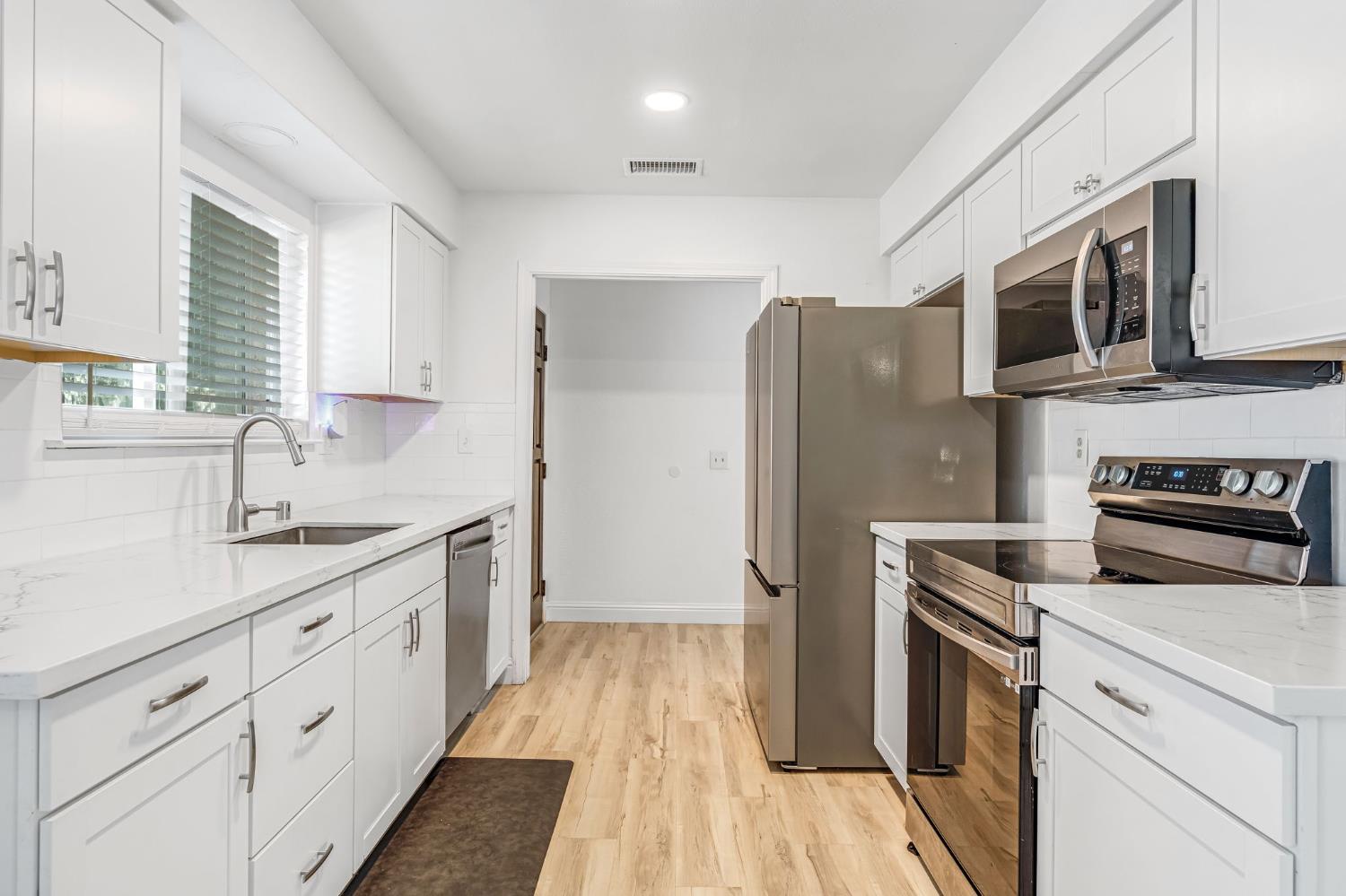 2428 West 3rd Street Madera, CA 93637 - Photo 18 of 39