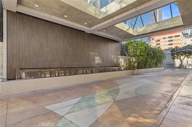 a view of an entryway with a building