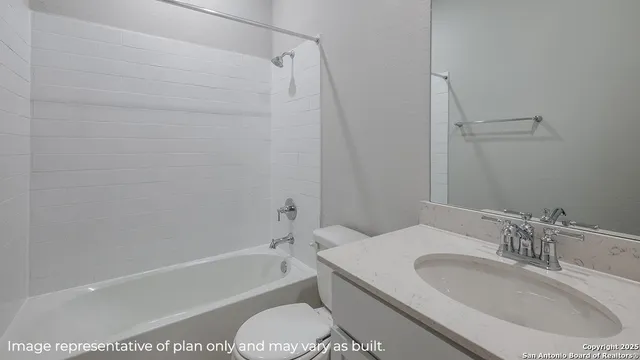 a view of a hall with an empty wall