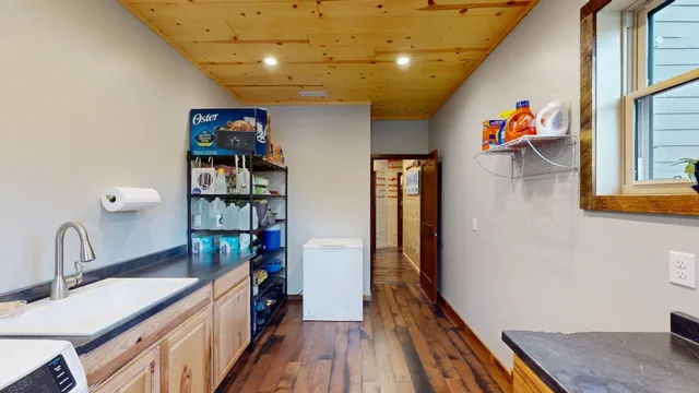 $1,595,000 | 7523 Nelson Road, Crane Lake, MN 55725