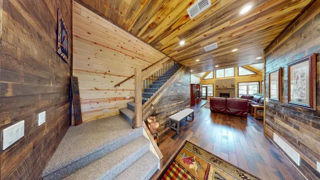 $1,595,000 | 7523 Nelson Road, Crane Lake, MN 55725