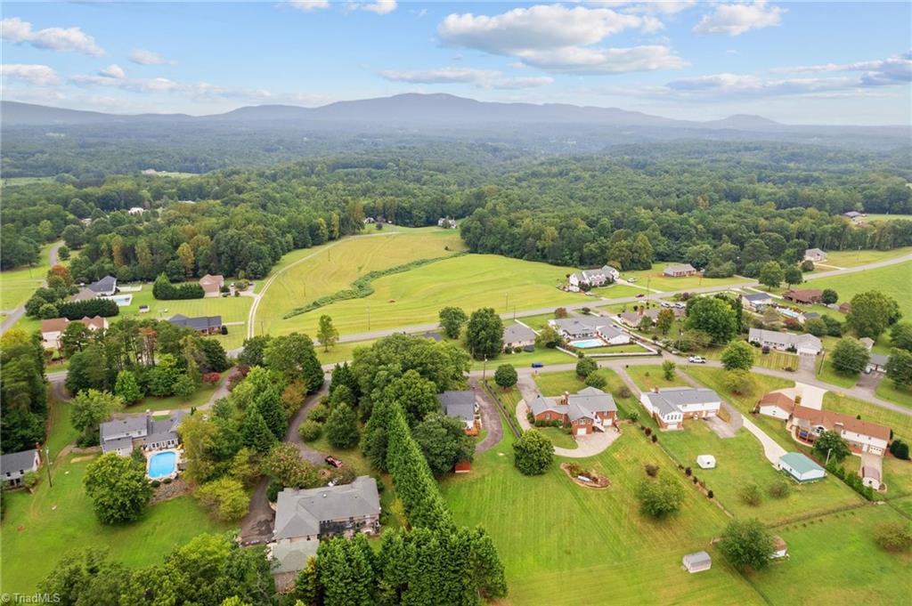104 Jim Barr Road King, NC 27021 - Photo 9 of 49