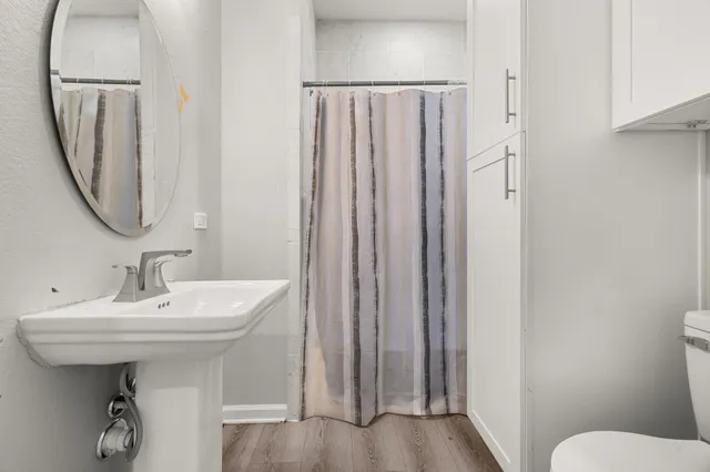 $1,700 | 8534 Woodlyn Road, Houston, TX 77028