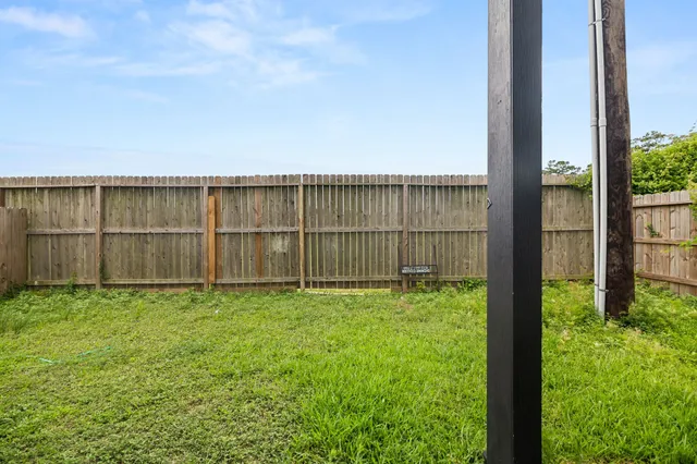 $1,700 | 8534 Woodlyn Road, Houston, TX 77028