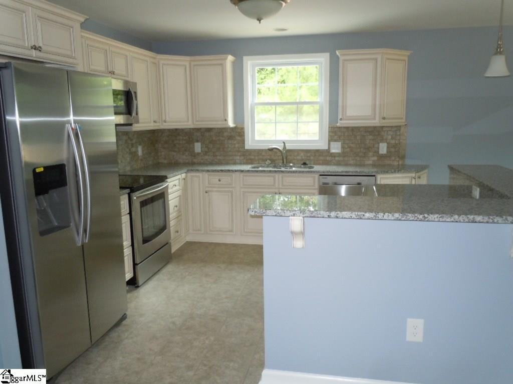 697 Burdette Road Gray Court, SC 29645 - Photo 6 of 29 Gallery Image 6