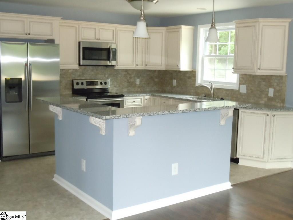 697 Burdette Road Gray Court, SC 29645 - Photo 7 of 29 Gallery Image 7