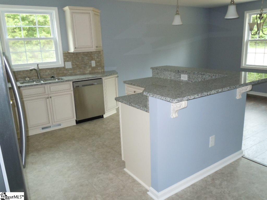 697 Burdette Road Gray Court, SC 29645 - Photo 9 of 29 Gallery Image 9