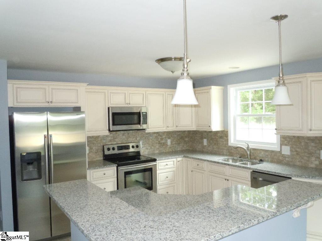 697 Burdette Road Gray Court, SC 29645 - Photo 10 of 29 Gallery Image 10