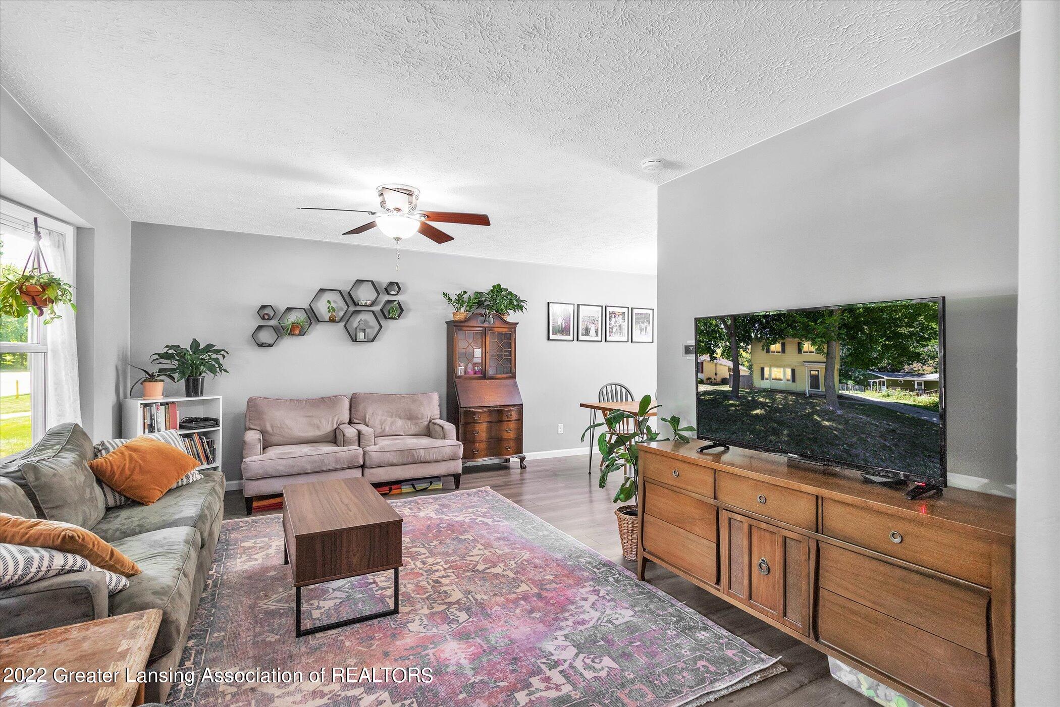 6626 Richard Road Lansing, MI 48911 - Photo 2 of 34 08-6626-Richard-Rd-WindowStill-Real-Esta