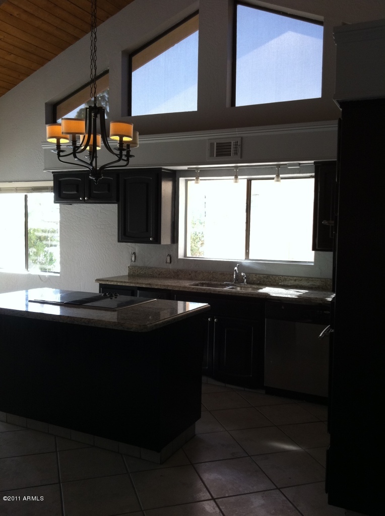 7635 West Wagoner Road Glendale, AZ 85308 - Photo 11 of 20 kitchen