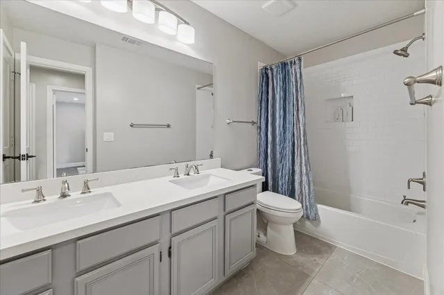 $405,000 | 18538 Iron Lake Drive, Houston, TX 77084