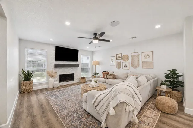 $405,000 | 18538 Iron Lake Drive, Houston, TX 77084