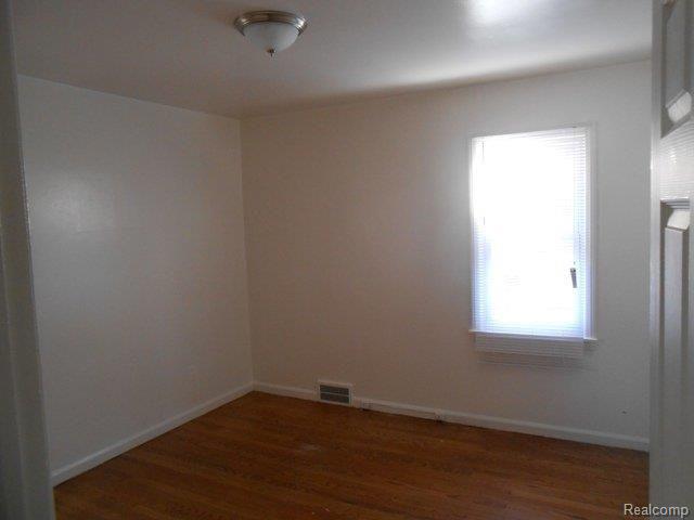 10990 Roxbury Street Detroit, MI 48224 - Photo 7 of 8 BEDROOM