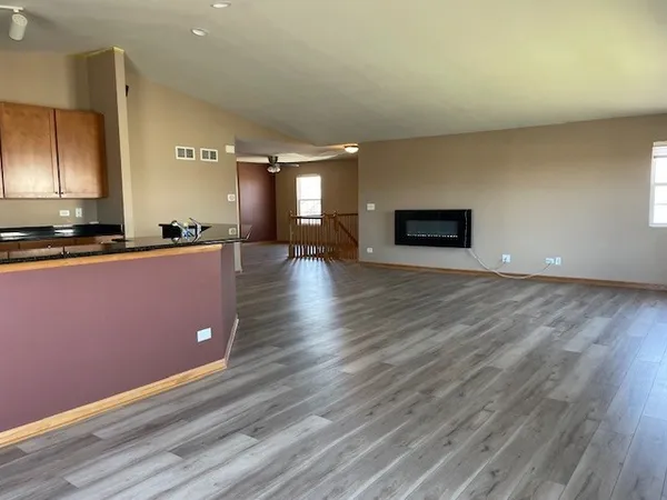 $2,300 | 2644 Loren Court, Algonquin, IL 60102