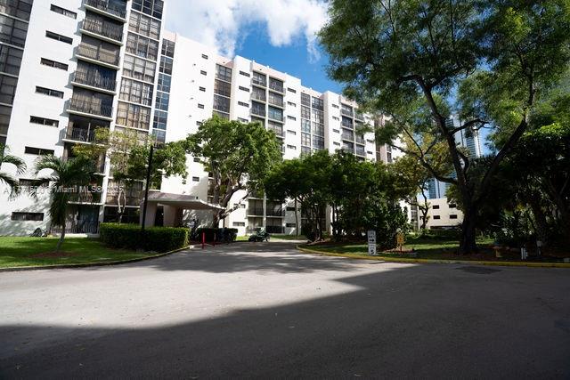 17021 North Bay Road, Unit 414 Sunny Isles Beach, FL 33160 - Photo 21 of 28 a building view