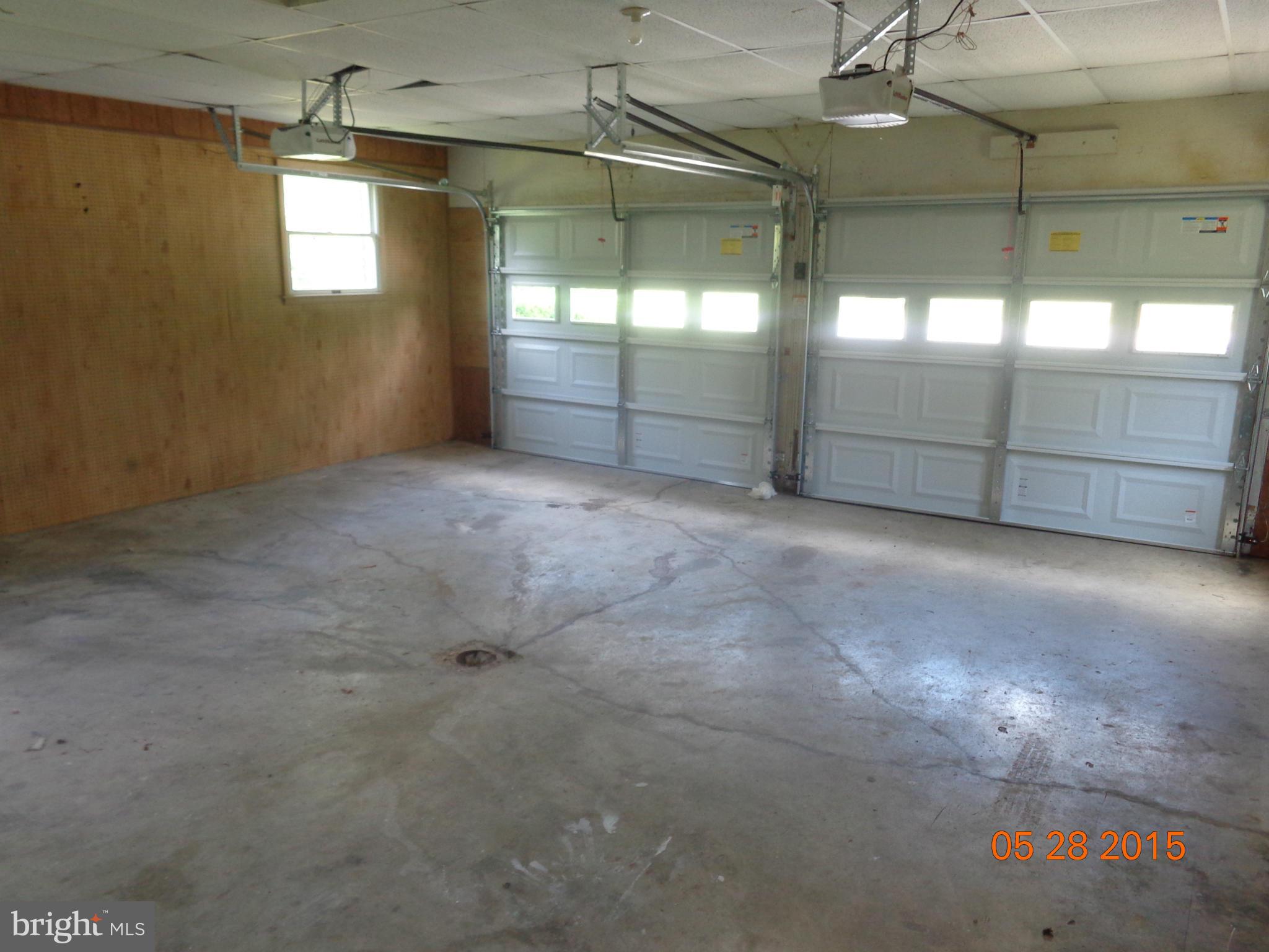 2308 Vineyard Road Falling Waters, WV 25419 - Photo 24 of 30 Garage